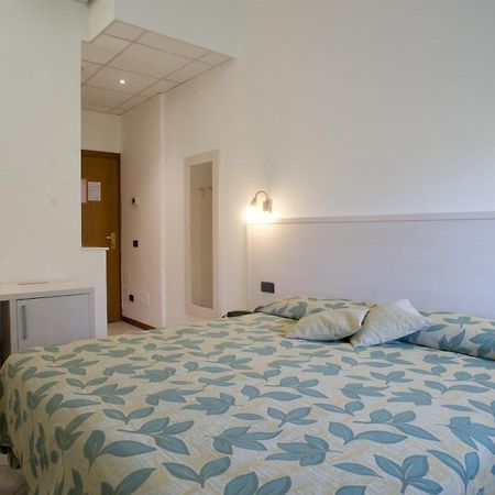 Hotel Vittoria Viareggio Esterno foto