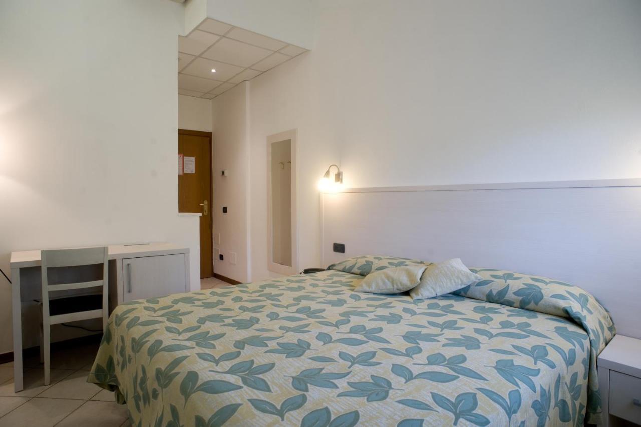 Hotel Vittoria Viareggio Esterno foto