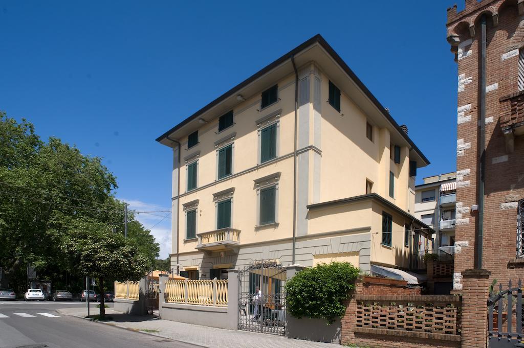 Hotel Vittoria Viareggio Esterno foto