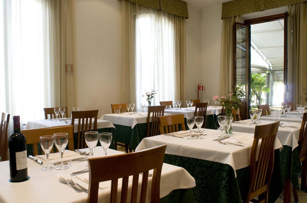 Hotel Vittoria Viareggio Esterno foto