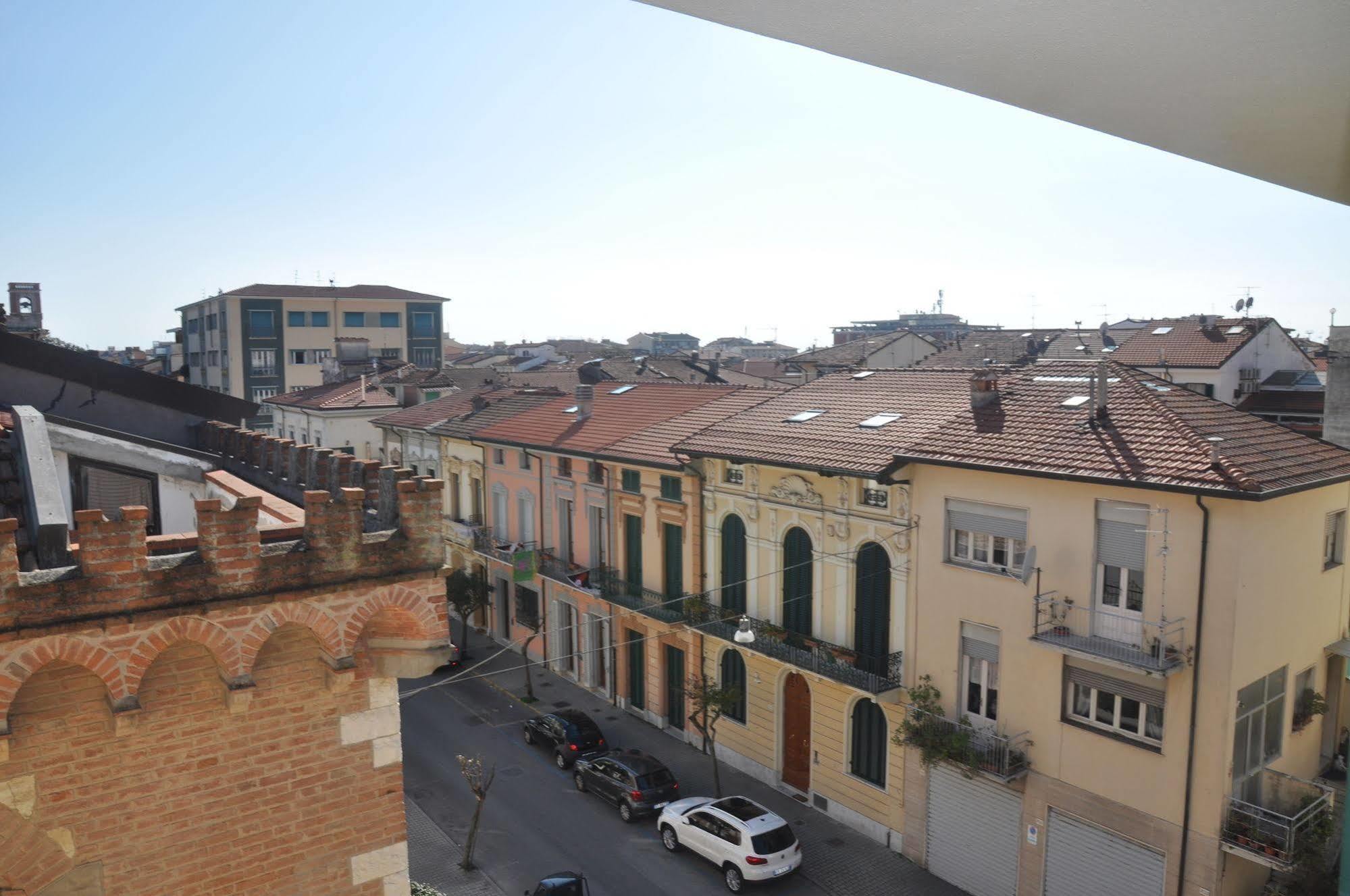 Hotel Vittoria Viareggio Esterno foto
