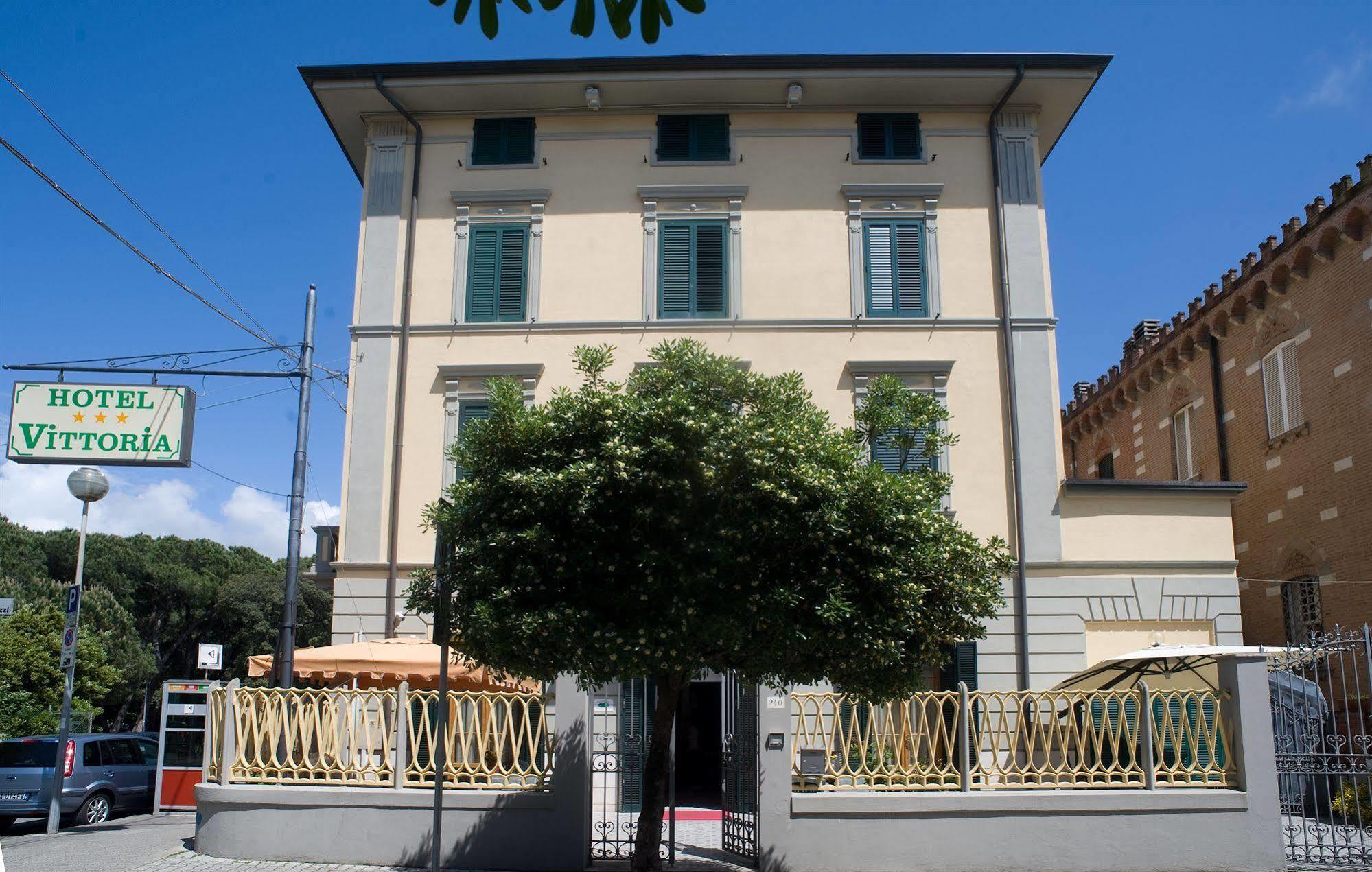 Hotel Vittoria Viareggio Esterno foto