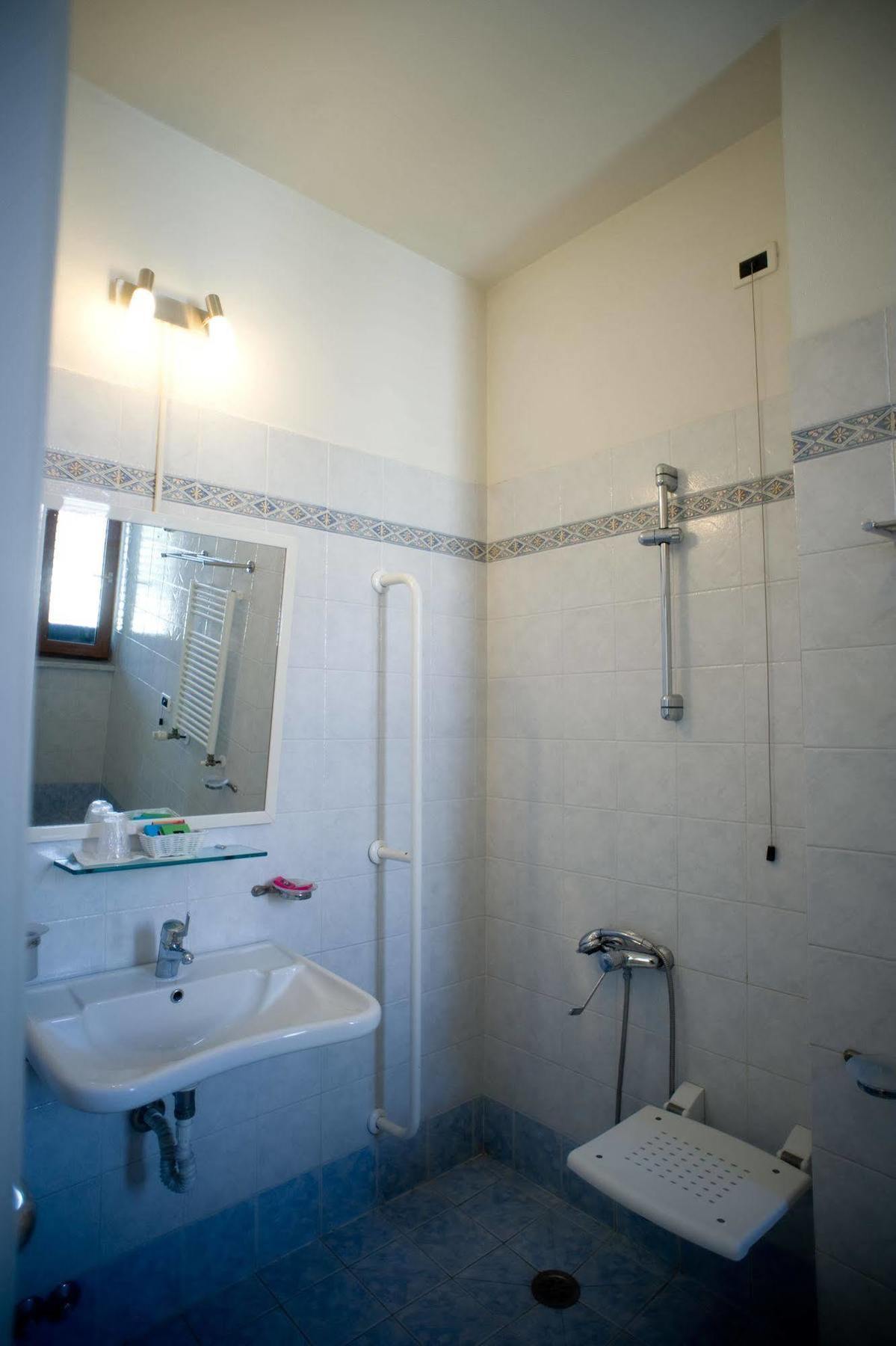 Hotel Vittoria Viareggio Esterno foto