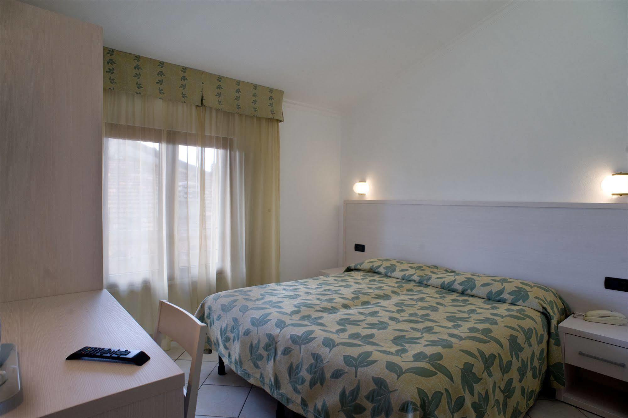 Hotel Vittoria Viareggio Esterno foto