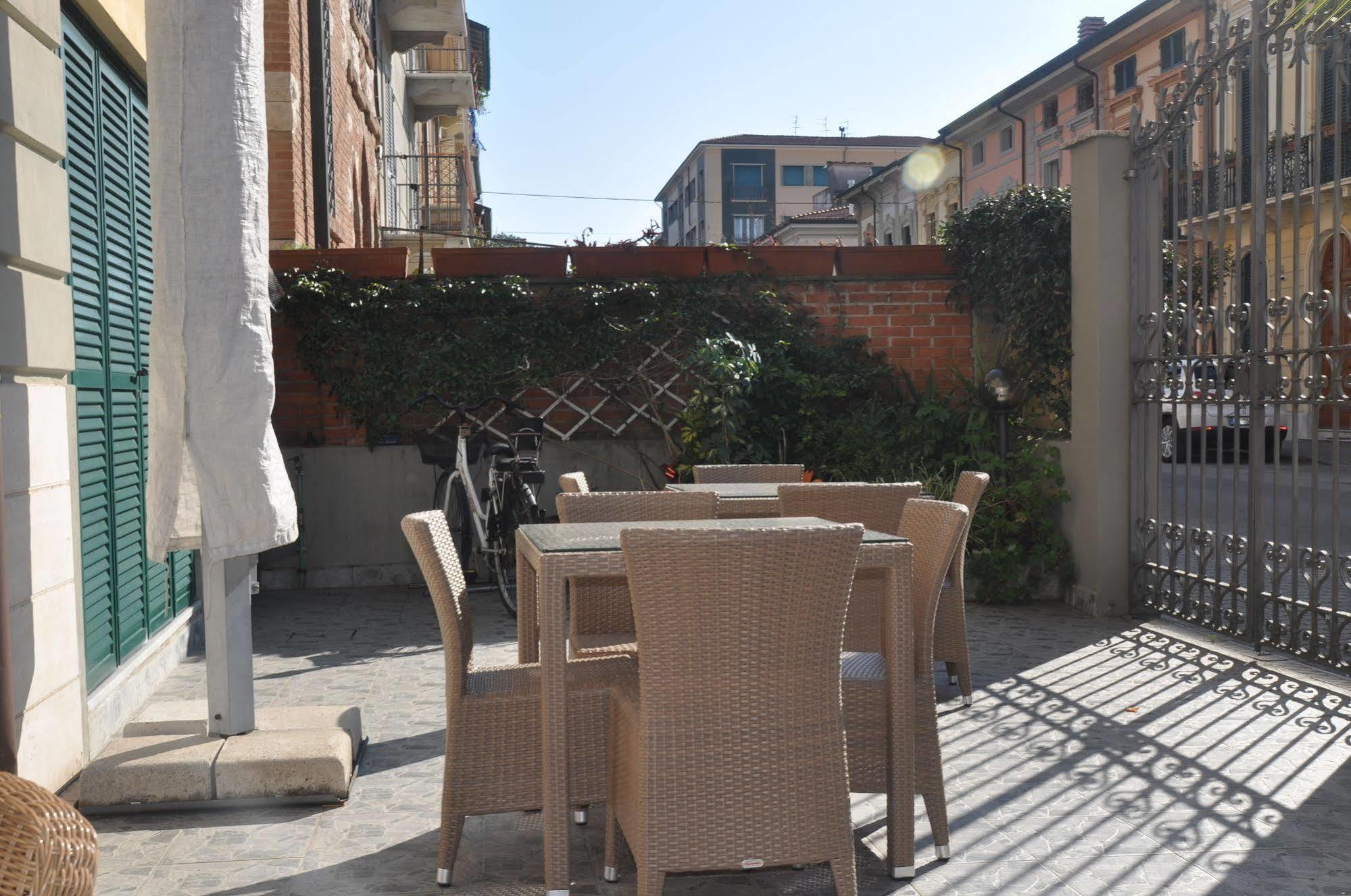 Hotel Vittoria Viareggio Esterno foto