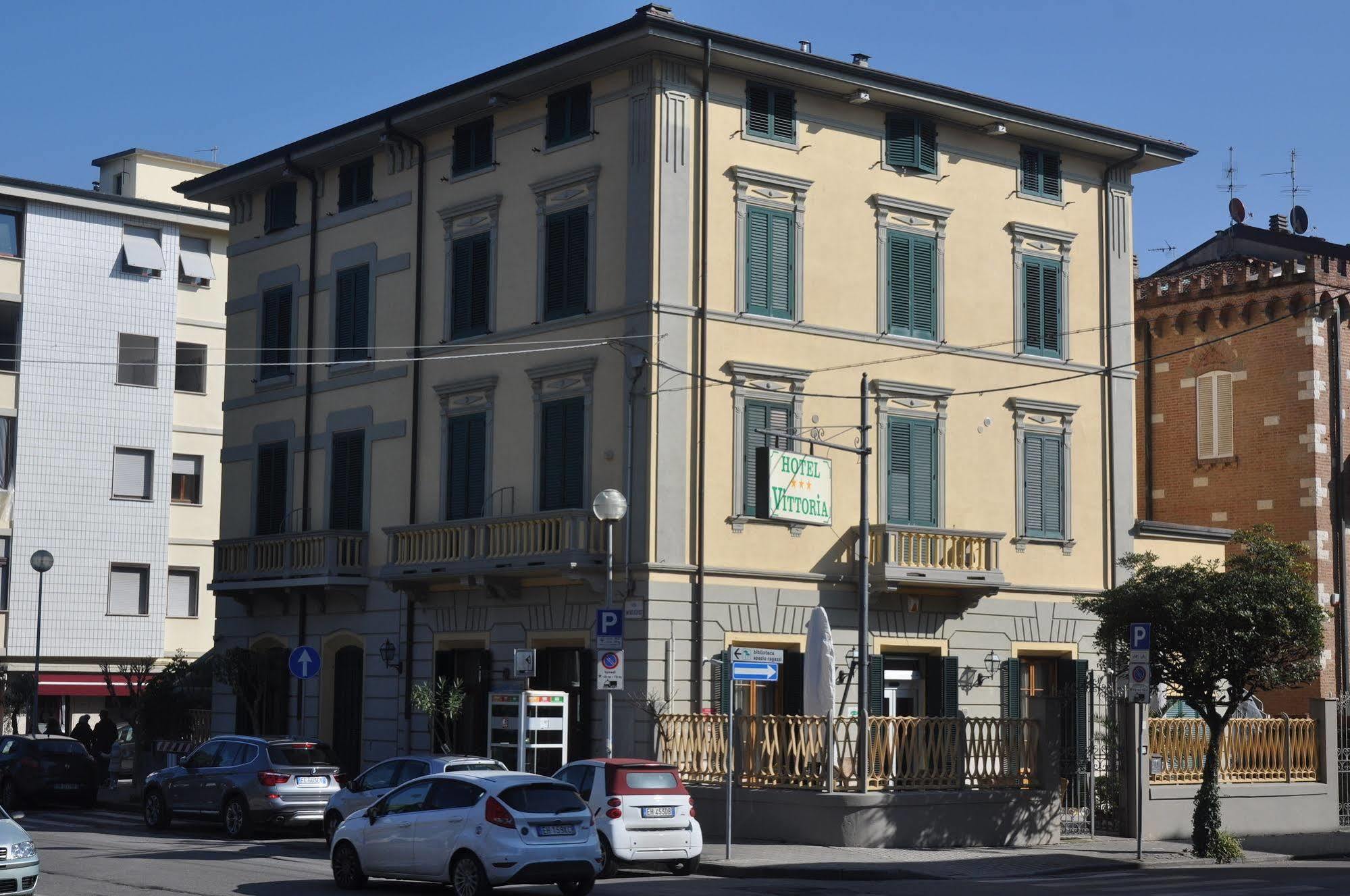 Hotel Vittoria Viareggio Esterno foto
